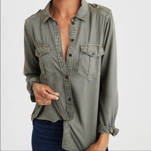 AE boyfriend fit army green button down